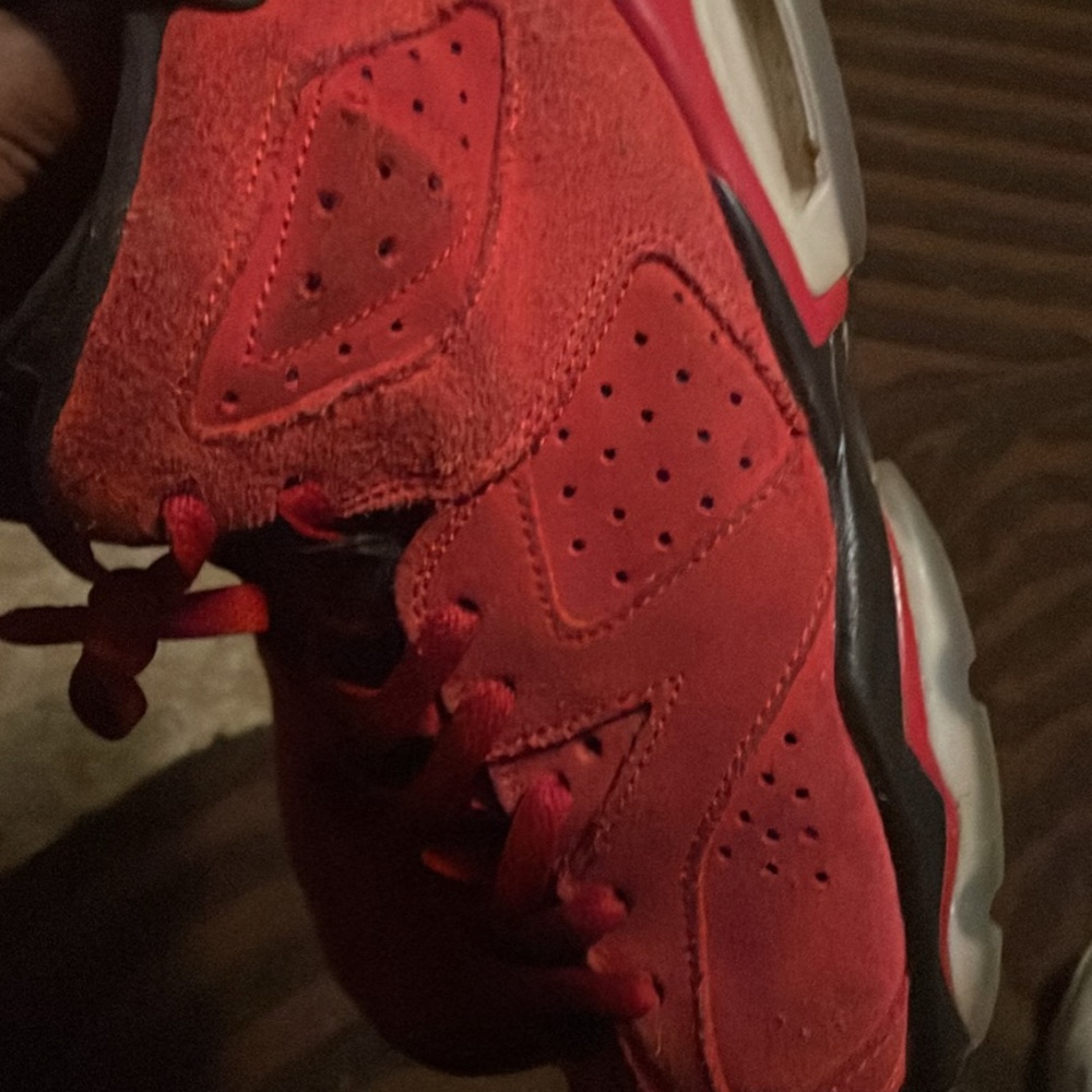 Jordan 6 toro bravo